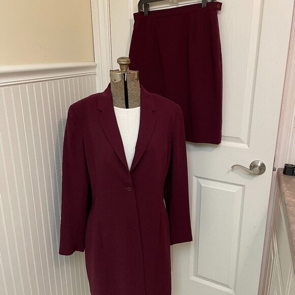 JONES WEAR SIZE 12 DARK BERRY SUIT WITH LINED LONG JACKET AND SKIRT - Picture 1 of 12